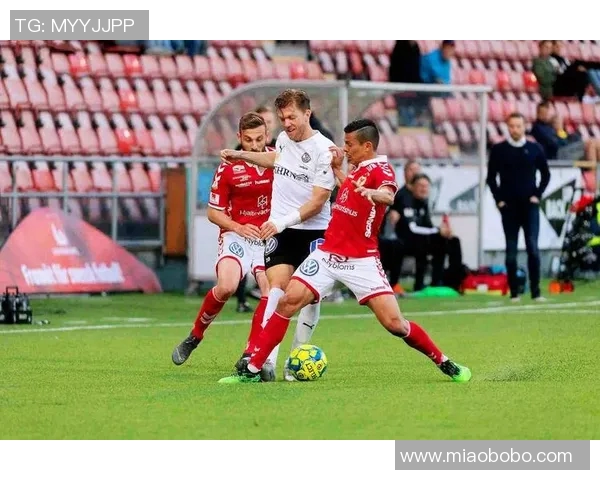 德甲榜首僵局未破沃尔夫斯堡与沙尔克04互交白卷