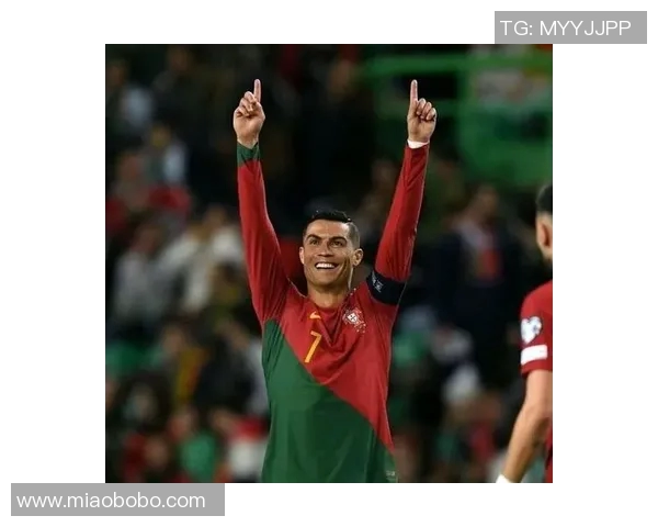 葡萄牙足协宣布C罗将继续为国家队效力，球迷欢呼不已